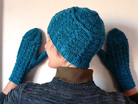 Cornrows Mittens and Hat - Click Image to Close
