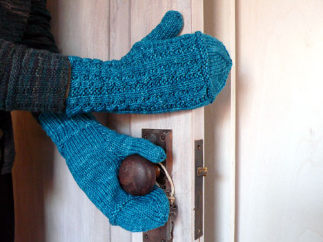 Cornrows Mittens and Hat - Click Image to Close