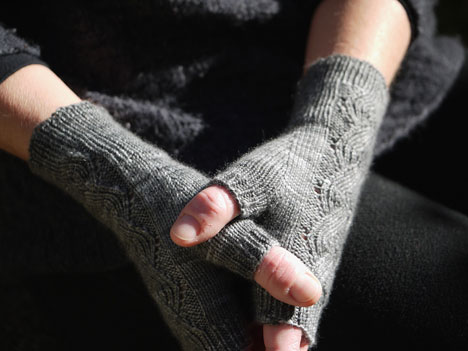 Curling Neckwarmer and Mitts - Click Image to Close
