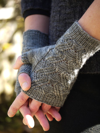Curling Neckwarmer and Mitts - Click Image to Close