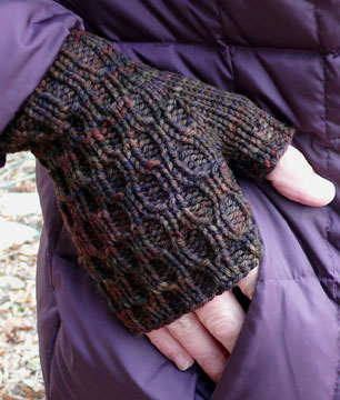 Lacunae Mitts and Hat - Click Image to Close