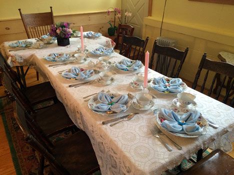 partyTable01_22
