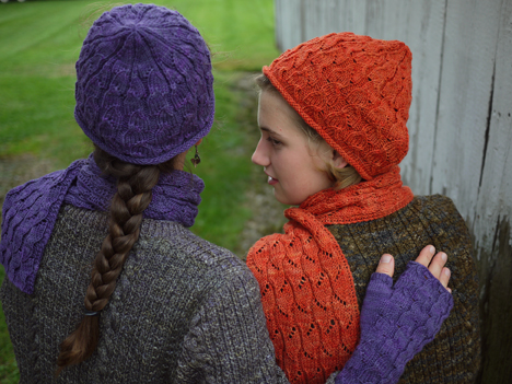 Fallberry Mitts, Hat, and Scarf - Click Image to Close