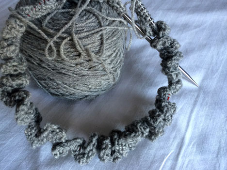 knittingShawl02_25